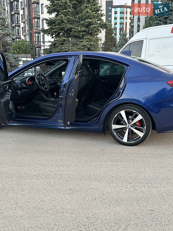 Седан Subaru Impreza 2017 в Киеве