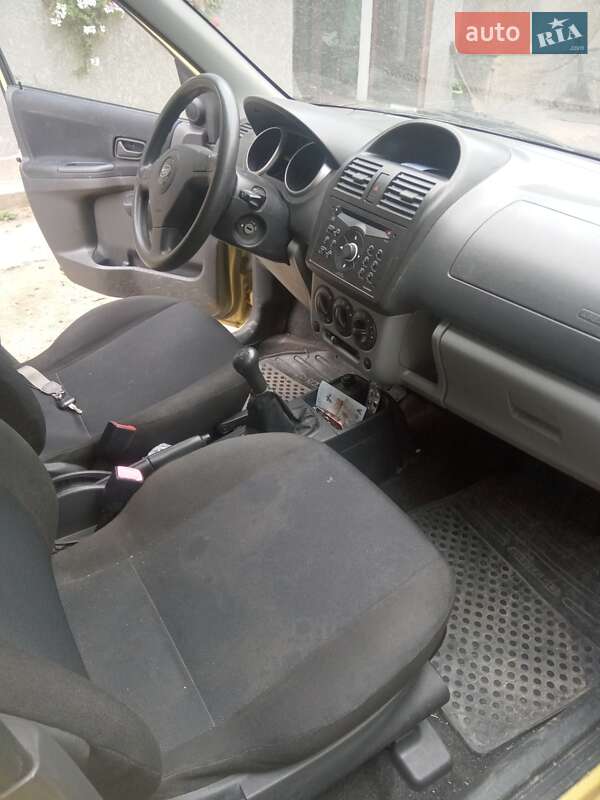 Хетчбек Subaru Justy 2004 в Ужгороді