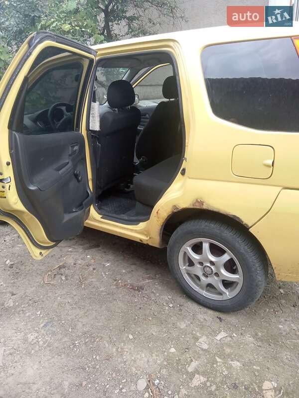 Хетчбек Subaru Justy 2004 в Ужгороді