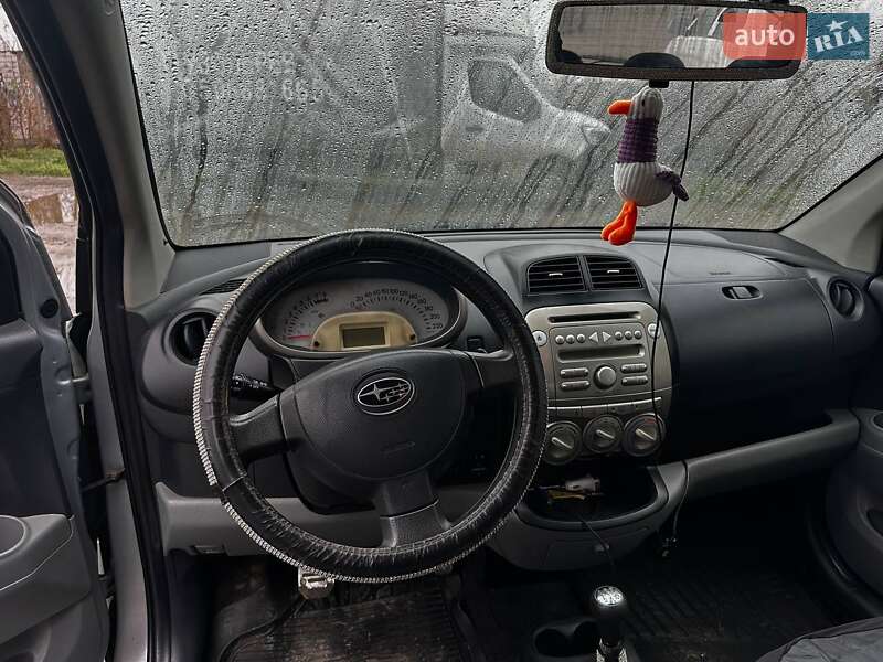 Хэтчбек Subaru Justy 2010 в Кривом Роге