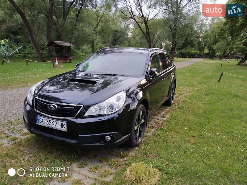 Subaru Legacy Outback 2011