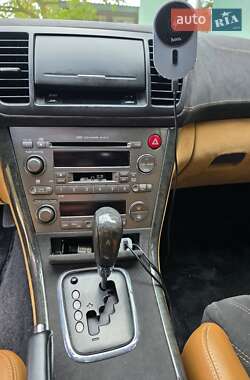 Универсал Subaru Legacy Outback 2004 в 
