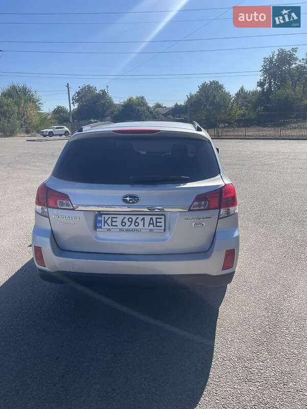Универсал Subaru Legacy Outback 2013 в Днепре