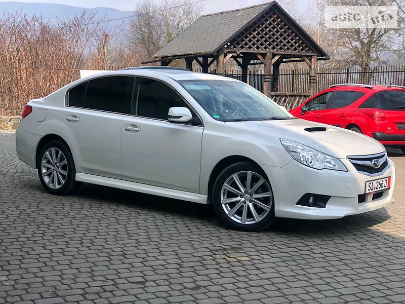 Седан Subaru Legacy 2012 в Сваляві