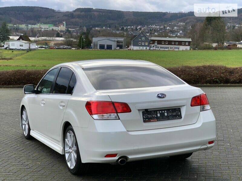 Седан Subaru Legacy 2012 в Сваляві