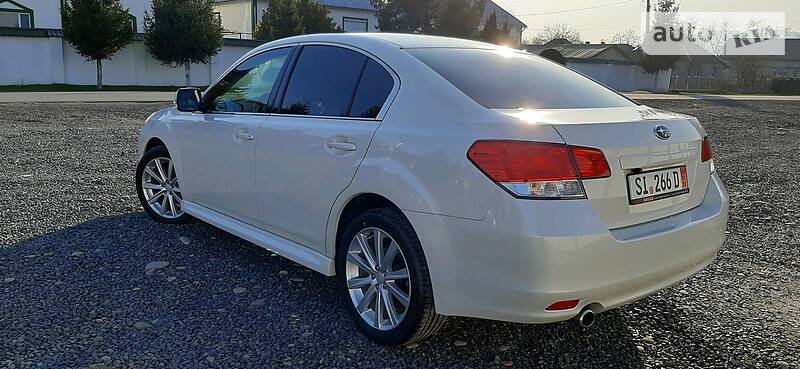 Седан Subaru Legacy 2012 в Сваляві