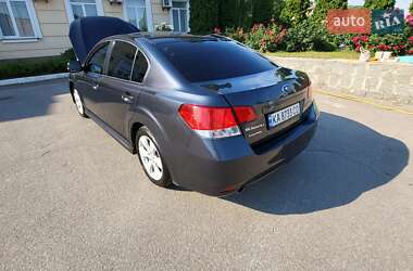 Седан Subaru Legacy 2010 в Киеве