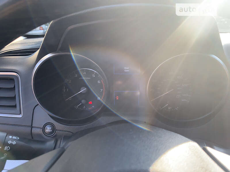 Седан Subaru Legacy 2015 в Ужгороде