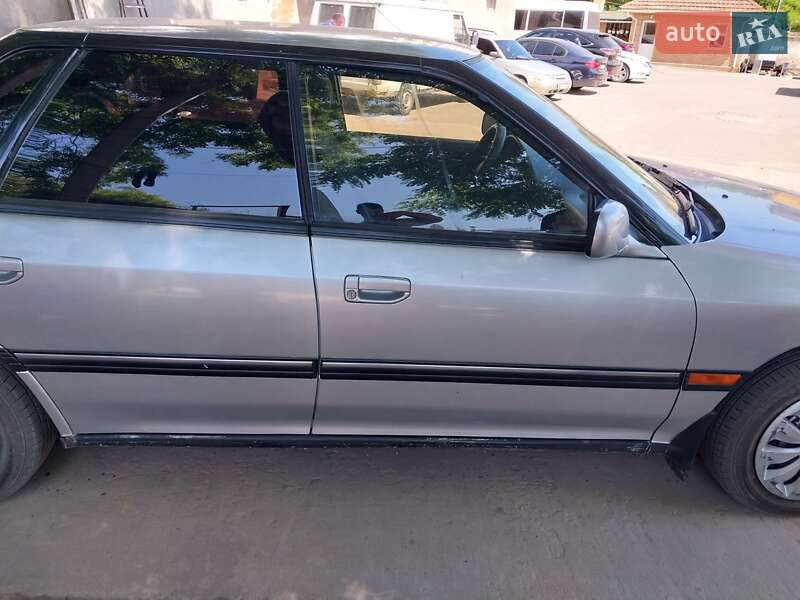 Седан Subaru Legacy 1993 в Рени