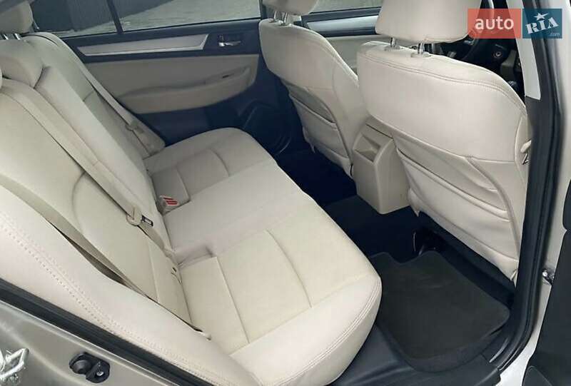Седан Subaru Legacy 2015 в Горишних Плавнях