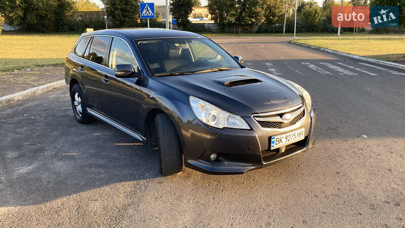 Універсал Subaru Legacy 2010 в Рівному