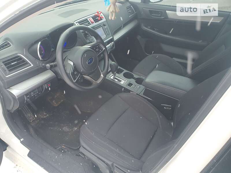 Седан Subaru Legacy 2018 в Киеве