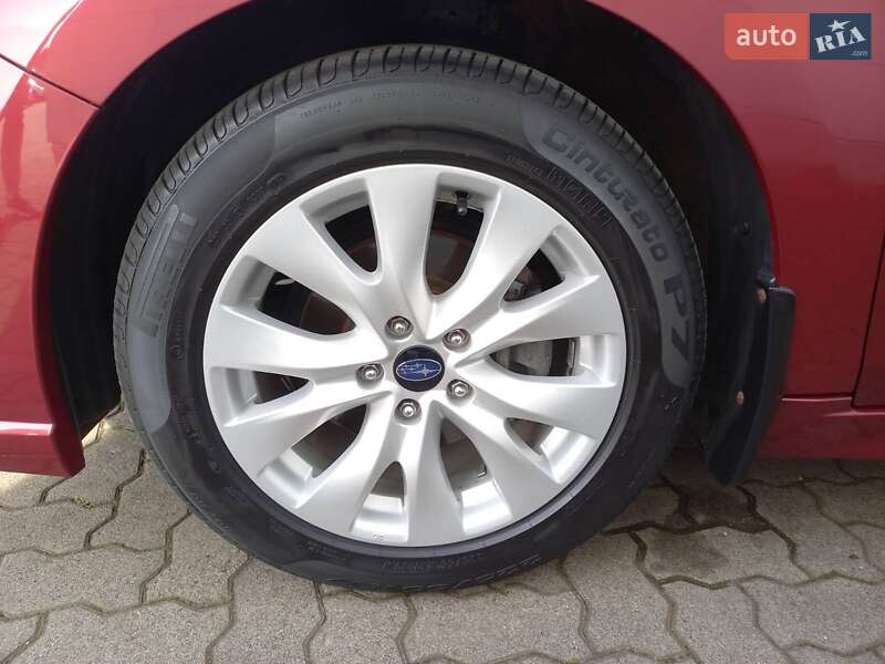 Седан Subaru Legacy 2017 в Черновцах