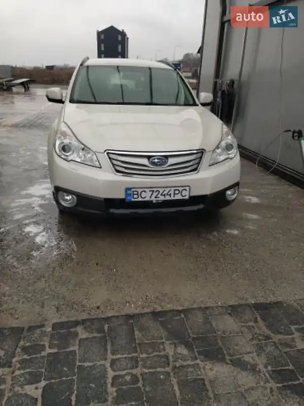 Универсал Subaru Legacy 2012 в 