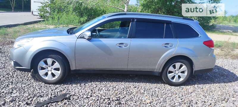 Универсал Subaru Legacy 2011 в Каменском