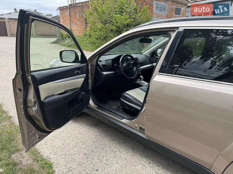 Універсал Subaru Legacy 2013 в Ромнах