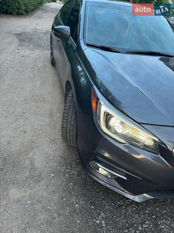 Седан Subaru Legacy 2018 в Днепре