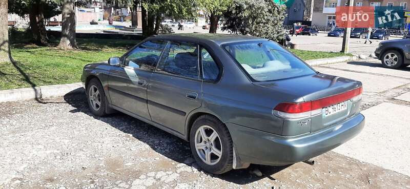 Седан Subaru Legacy 1995 в Стебнику