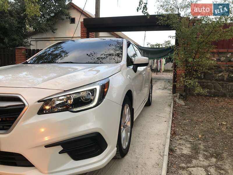 Subaru Legacy 2015
