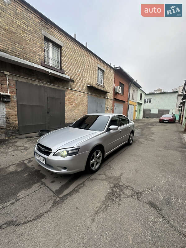 Седан Subaru Legacy 2004 в Киеве