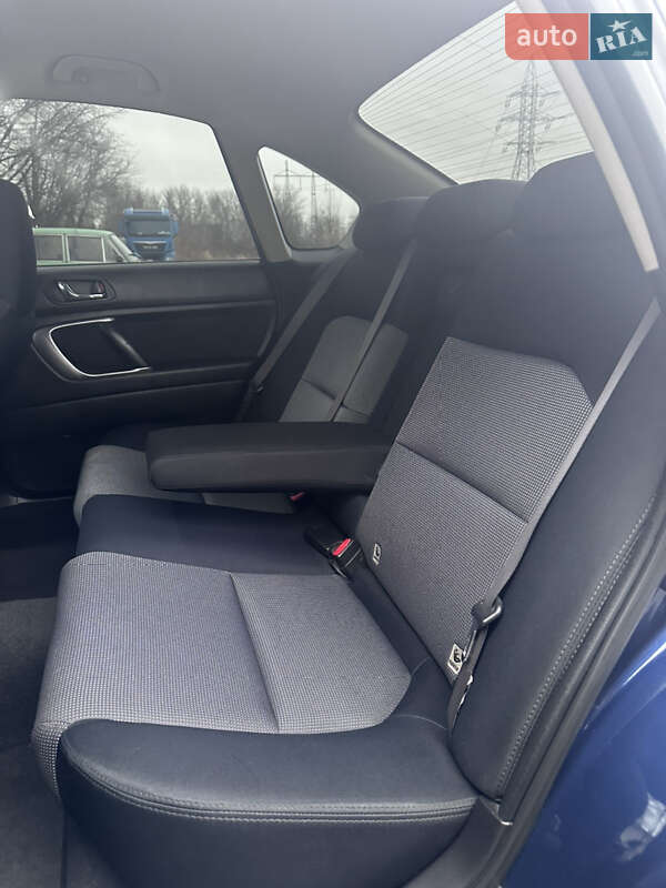 Седан Subaru Legacy 2004 в Киеве