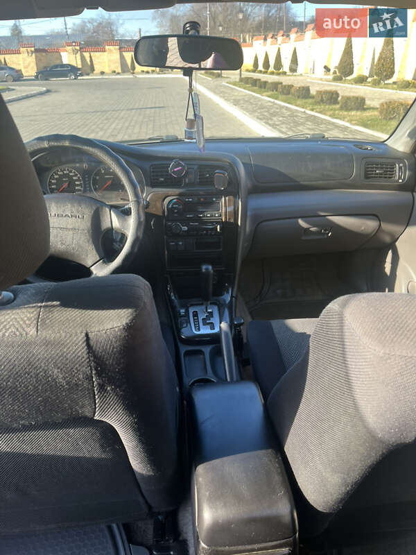 Седан Subaru Legacy 2002 в Измаиле