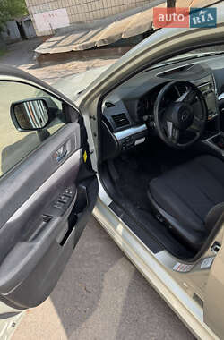 Универсал Subaru Legacy 2010 в 