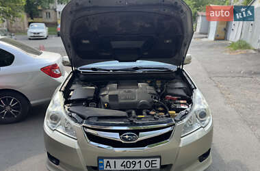 Универсал Subaru Legacy 2010 в 