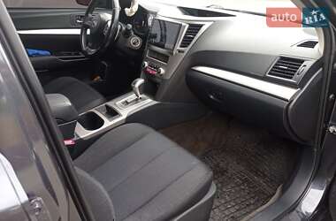 Седан Subaru Legacy 2012 в 