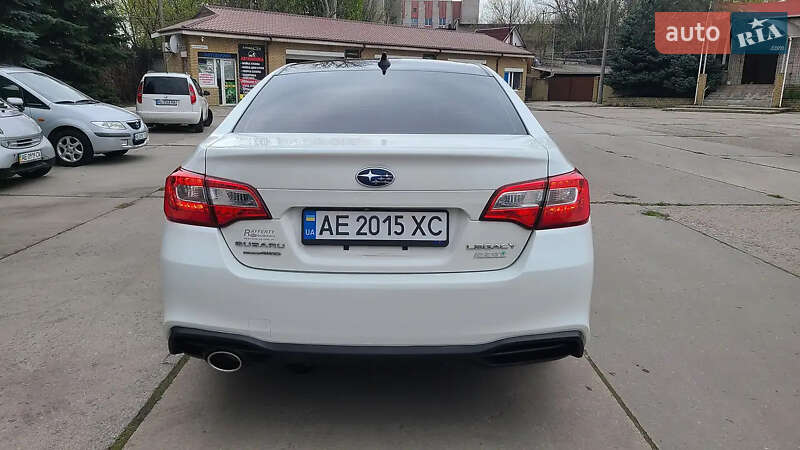Седан Subaru Legacy 2018 в Дніпрі