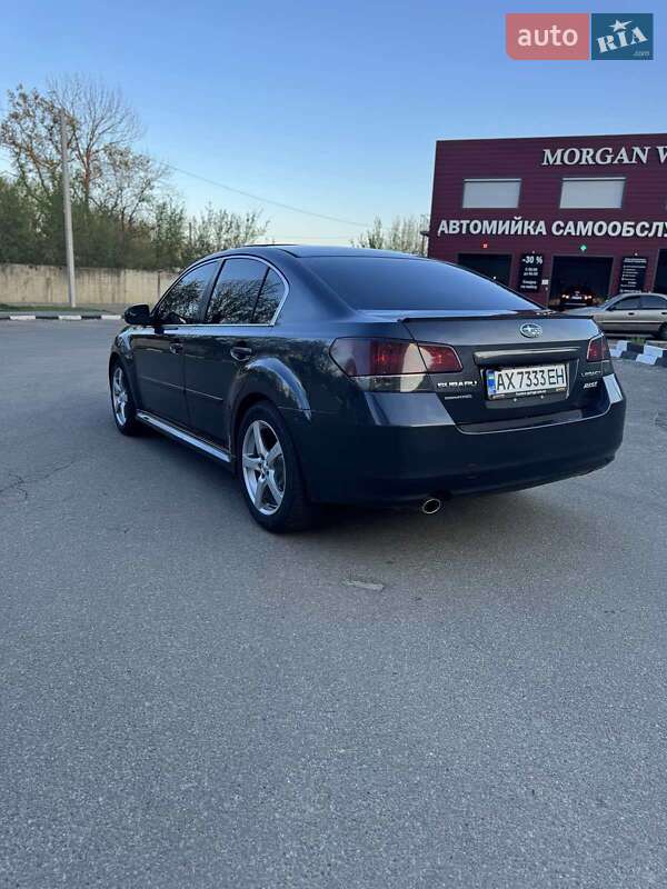 Subaru Legacy 2011