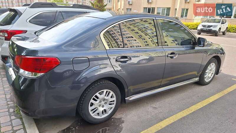 Седан Subaru Legacy 2010 в Києві
