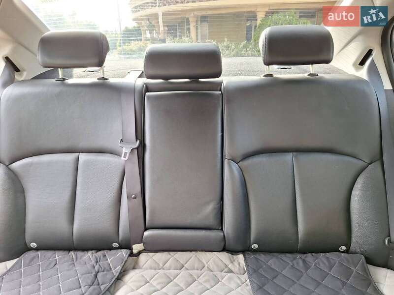 Седан Subaru Legacy 2010 в Києві