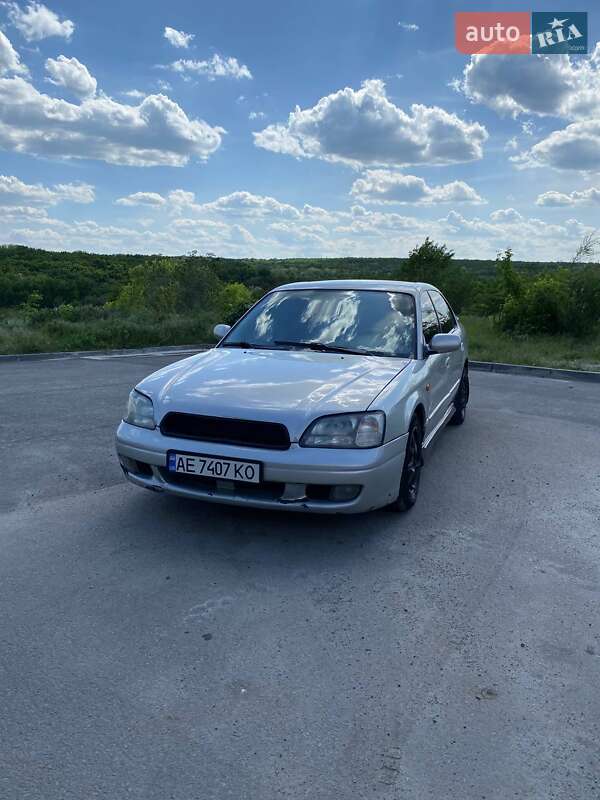 Седан Subaru Legacy 2000 в 