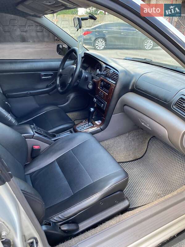 Седан Subaru Legacy 2000 в Днепре