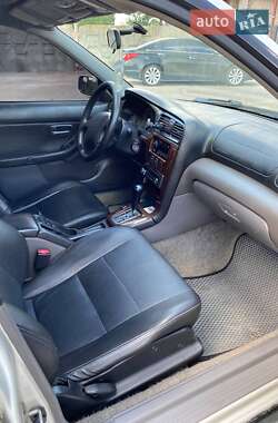 Седан Subaru Legacy 2000 в 