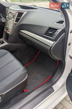 Універсал Subaru Legacy 2010 в 