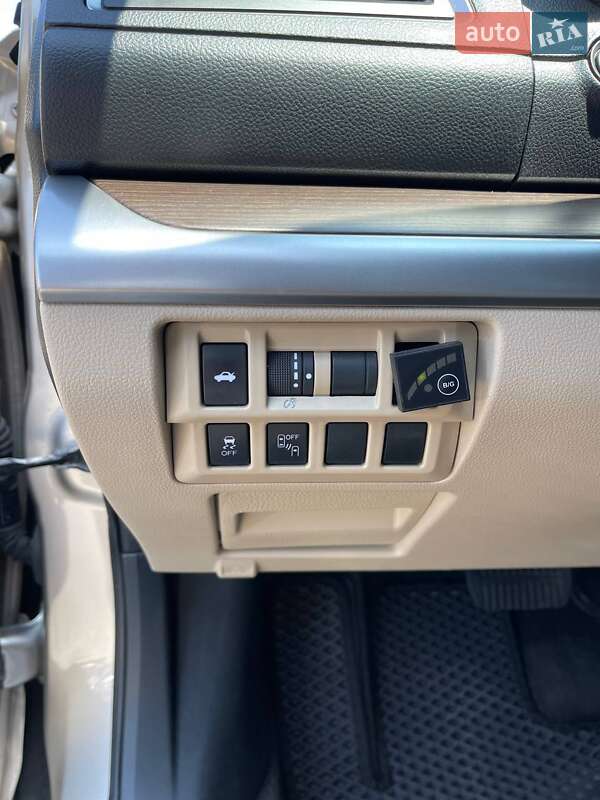 Седан Subaru Legacy 2014 в Львове