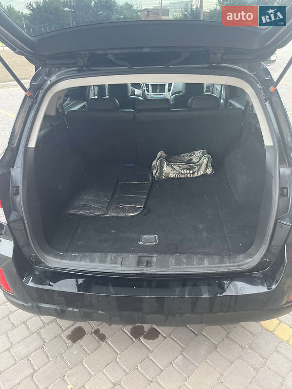 Универсал Subaru Legacy 2010 в Теофиполе