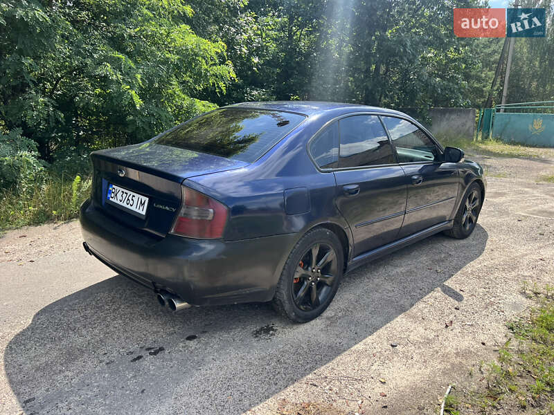 Седан Subaru Legacy 2005 в Зарічному