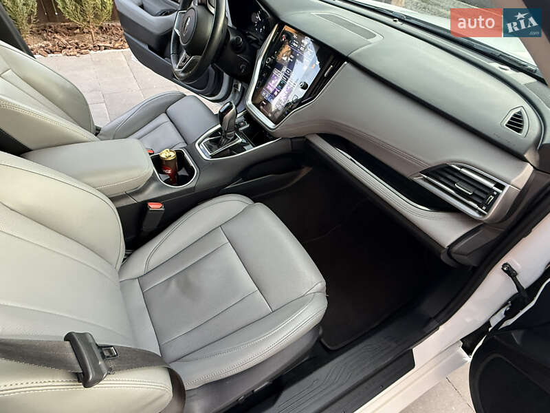 Седан Subaru Legacy 2020 в Хотине