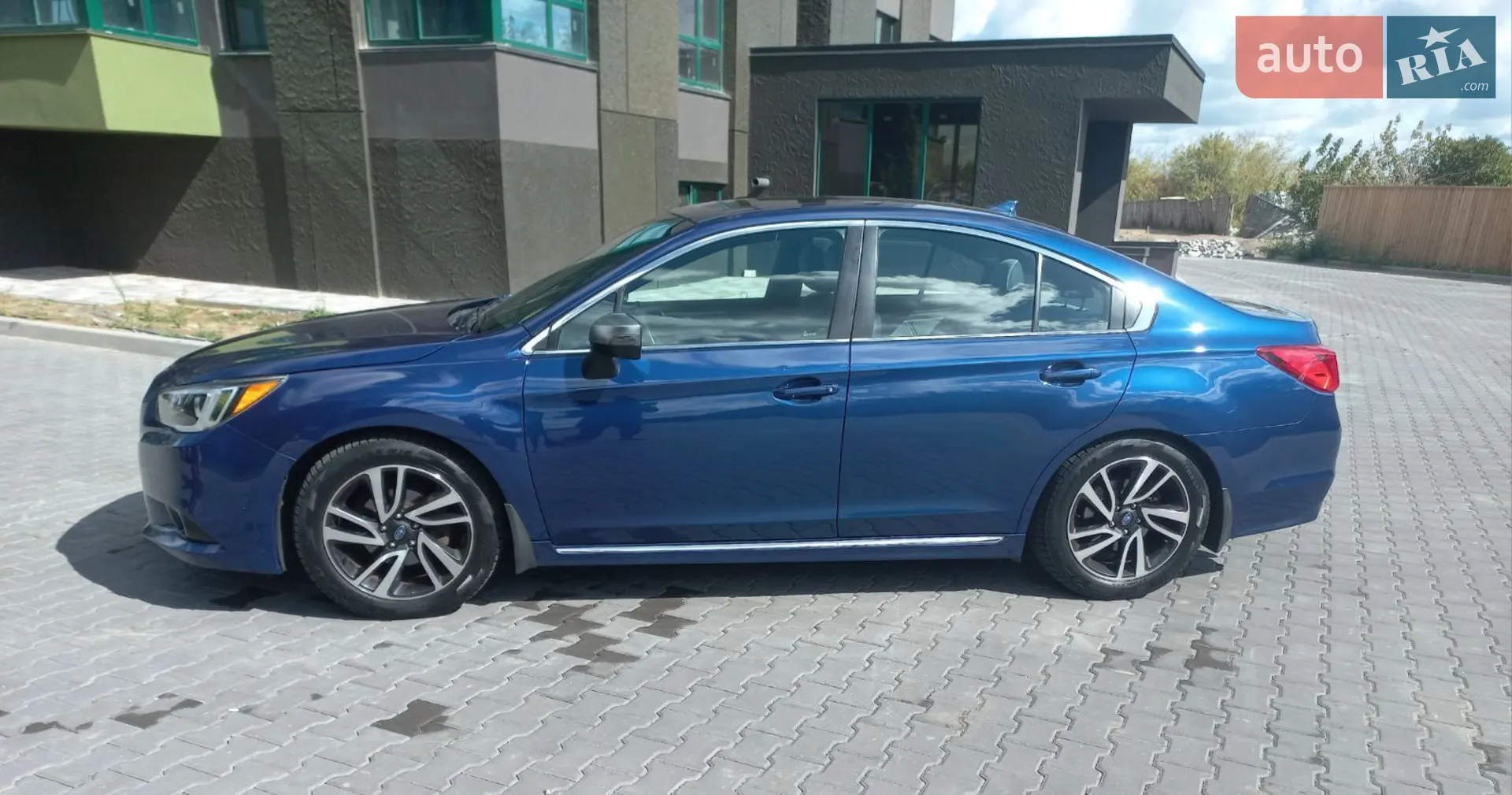 2017 Subaru Legacy - мініатюра 3