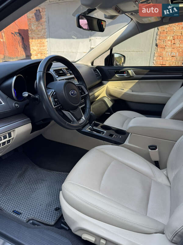 Седан Subaru Legacy 2017 в Днепре