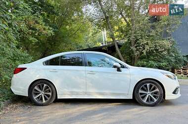 Седан Subaru Legacy 2019 в Киеве