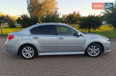 Седан Subaru Legacy 2014 в 