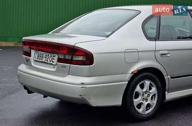 Седан Subaru Legacy 2000 в 