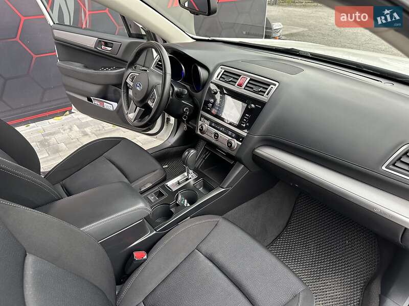 Седан Subaru Legacy 2016 в Днепре