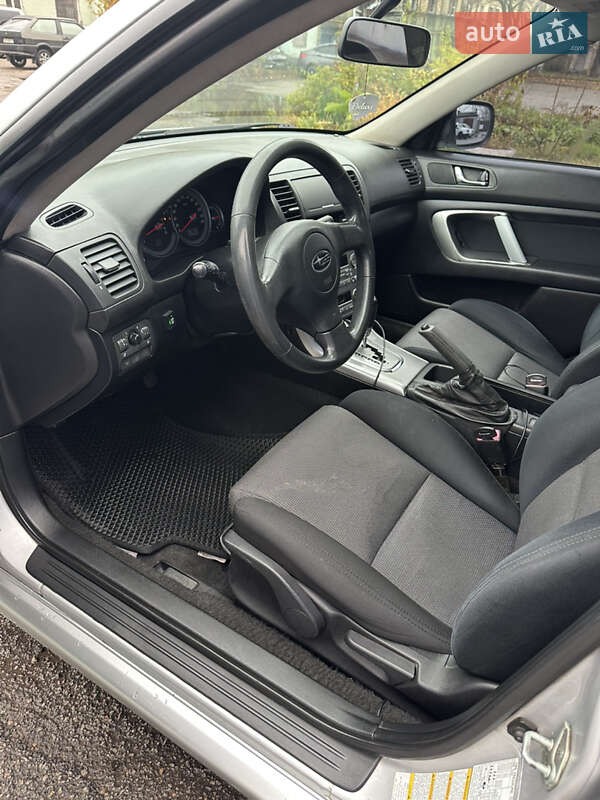Седан Subaru Legacy 2004 в Каменском