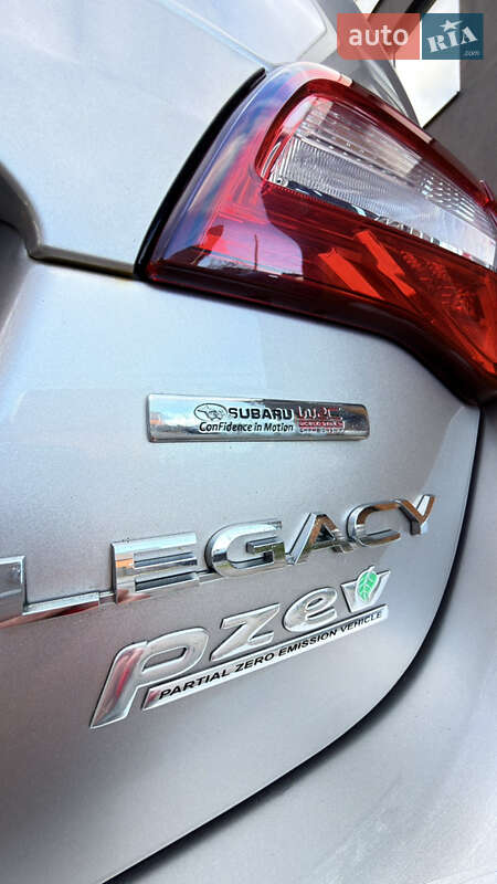 Седан Subaru Legacy 2016 в Киеве