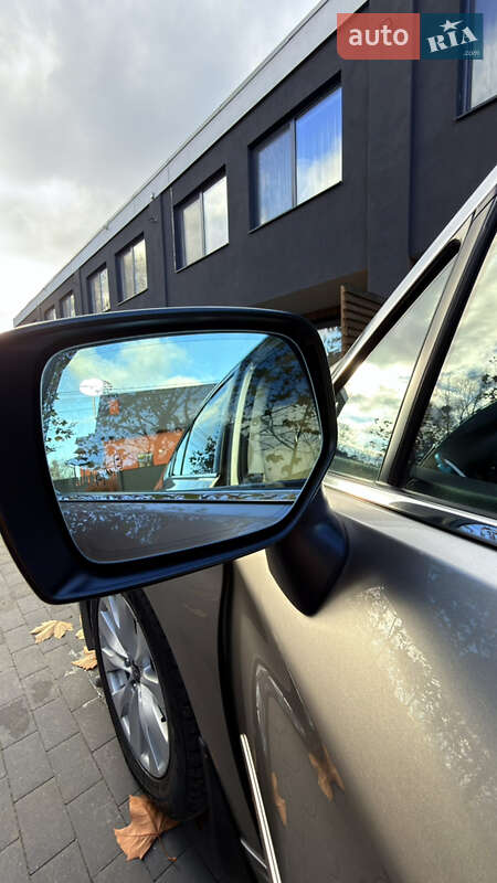 Седан Subaru Legacy 2016 в Киеве